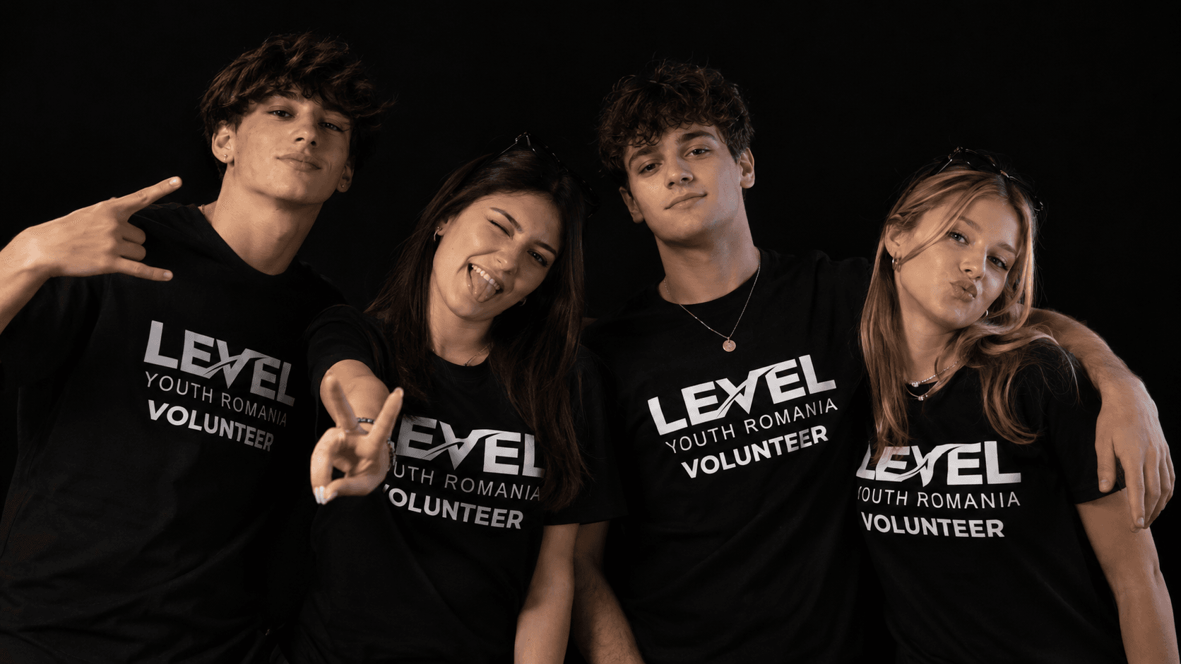 Voluntarii LevelYouth